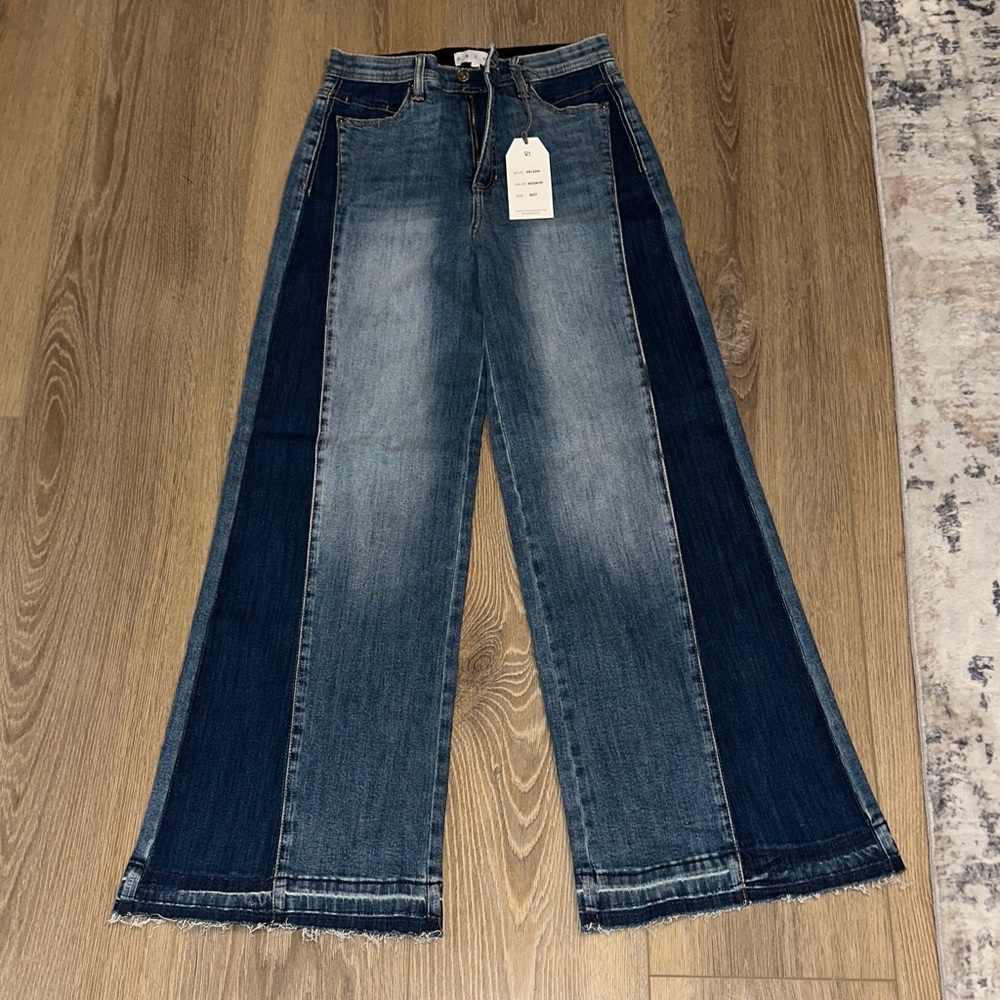 Stylish Two-Tone Wide Leg Jeans